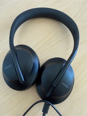 Bose Over-Ear Headphones in Black with Wired Cable